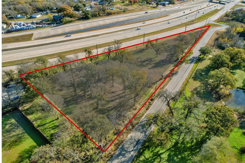 1716 Southeast Parkway, Azle