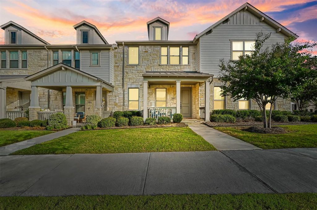 6489 Iron Horse Boulevard, North Richland Hills