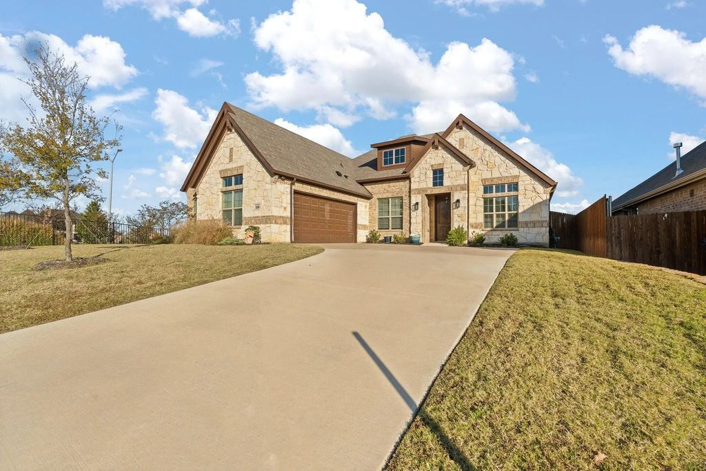 208 Wheeler Drive, Burleson