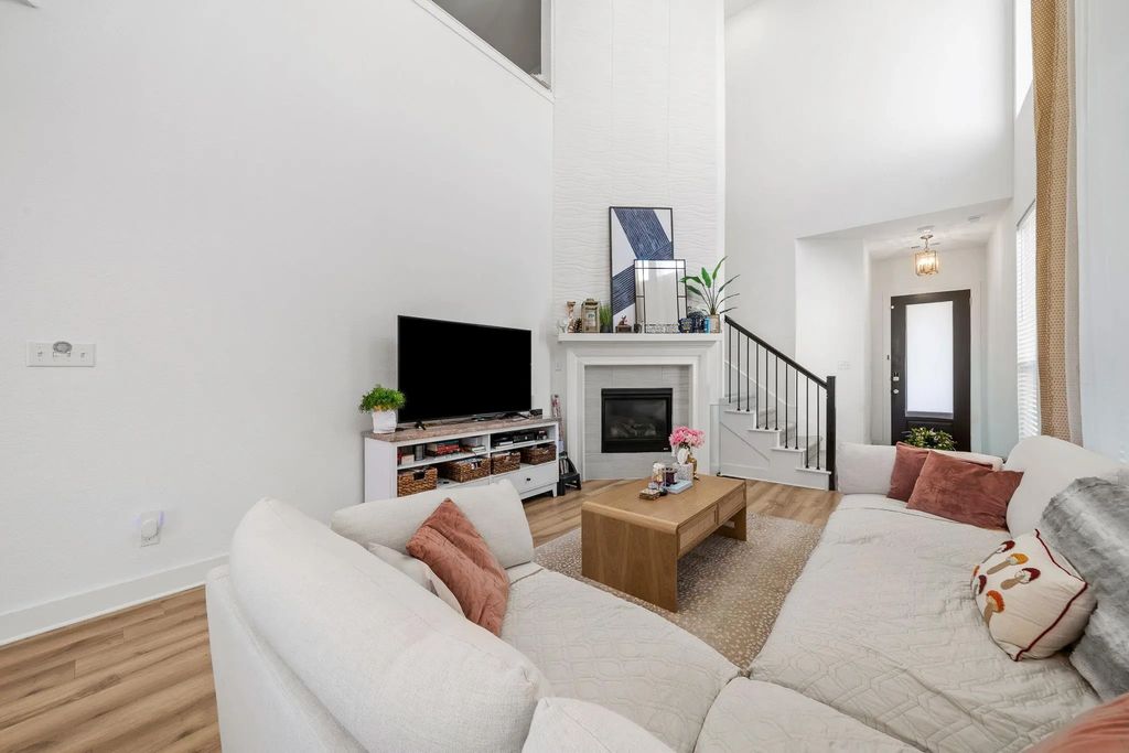 1136 Queensdown Way, Forney