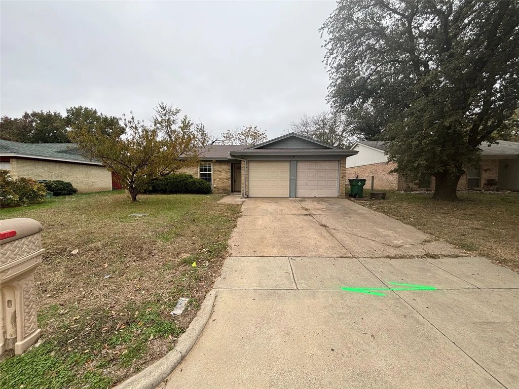 5809 Lalagray Lane, Haltom City