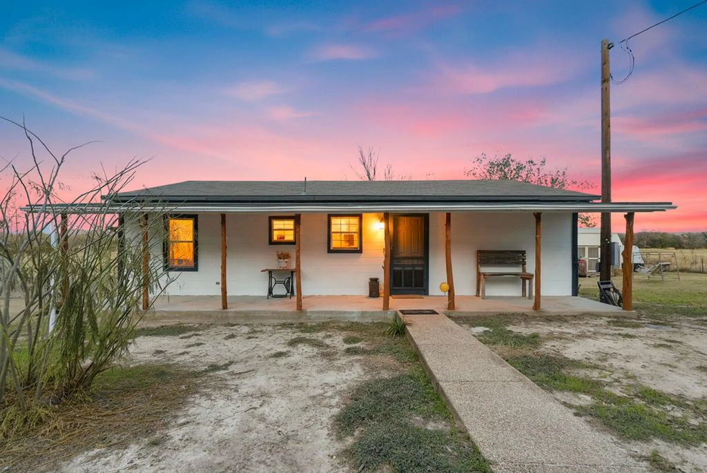 1085 County Road 172, Bluff Dale