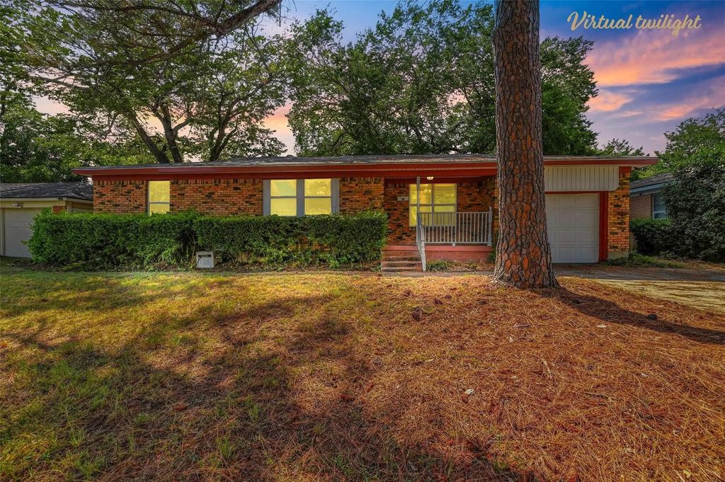 1221 Simpson Drive, Hurst