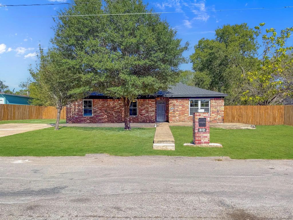 812 W 11th Avenue, Corsicana