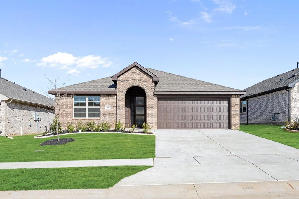 925 Kingbird Lane, Alvarado