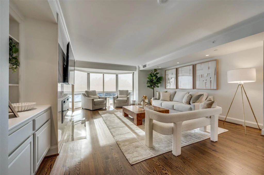 4242 Lomo Alto Drive N50, Highland Park