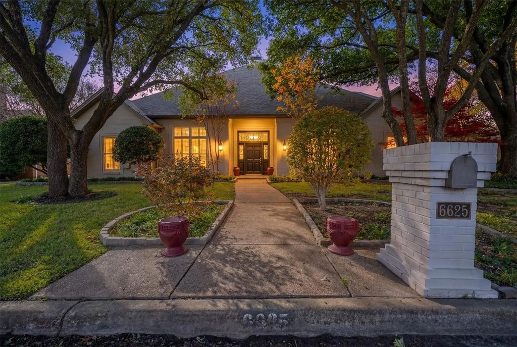 6625 Meadows West Drive S, Fort Worth