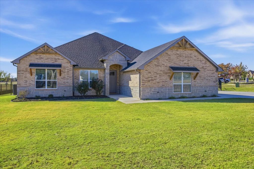 1801 Rockview Drive, Granbury