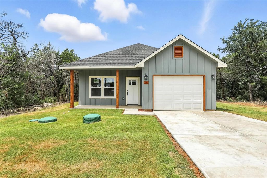 922 Scenic Drive, Granbury