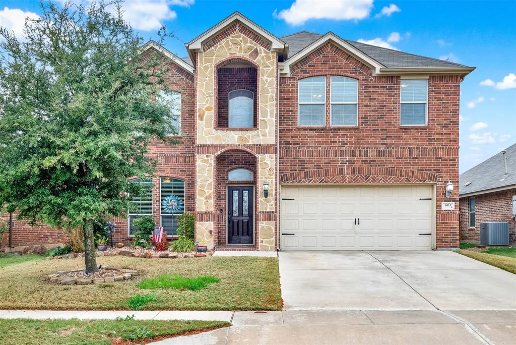 6013 Warmouth Drive, Fort Worth