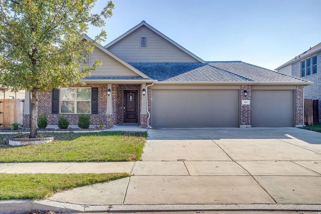801 Cropout Way, Fort Worth