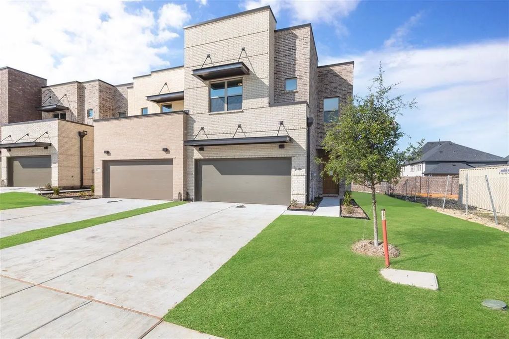 1050 Maverick Drive, Allen