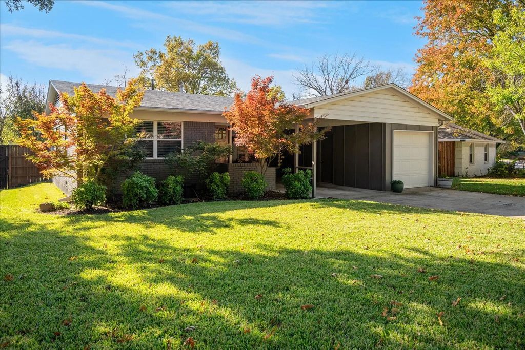 821 Peavy Road, Dallas