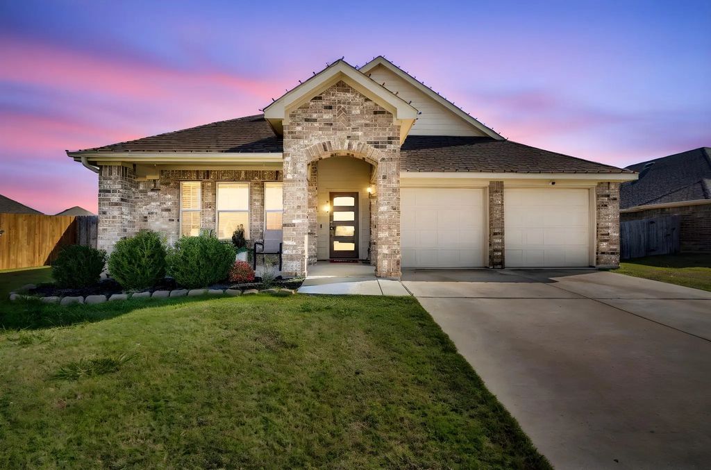 254 Equestrian Drive, Waxahachie