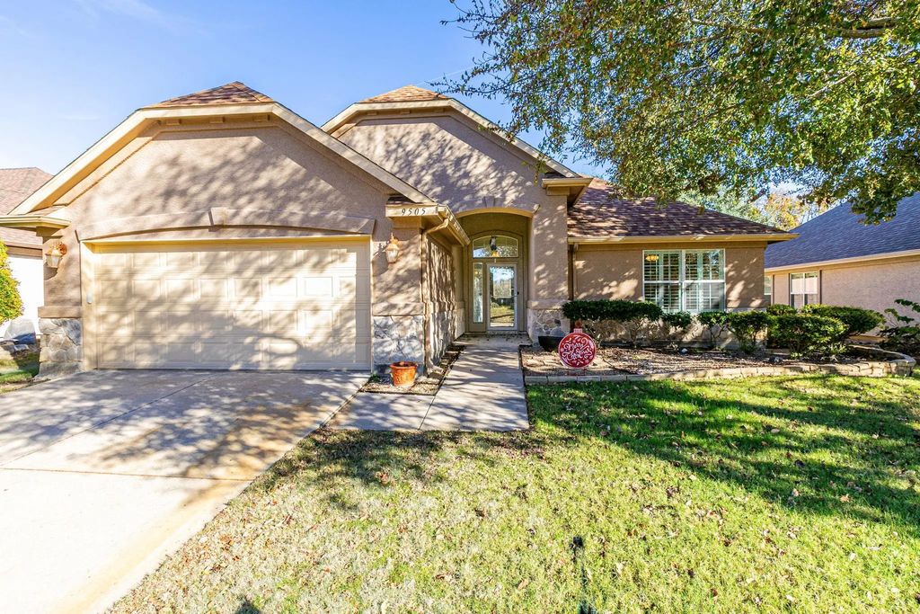 9505 Trailwood Drive, Denton
