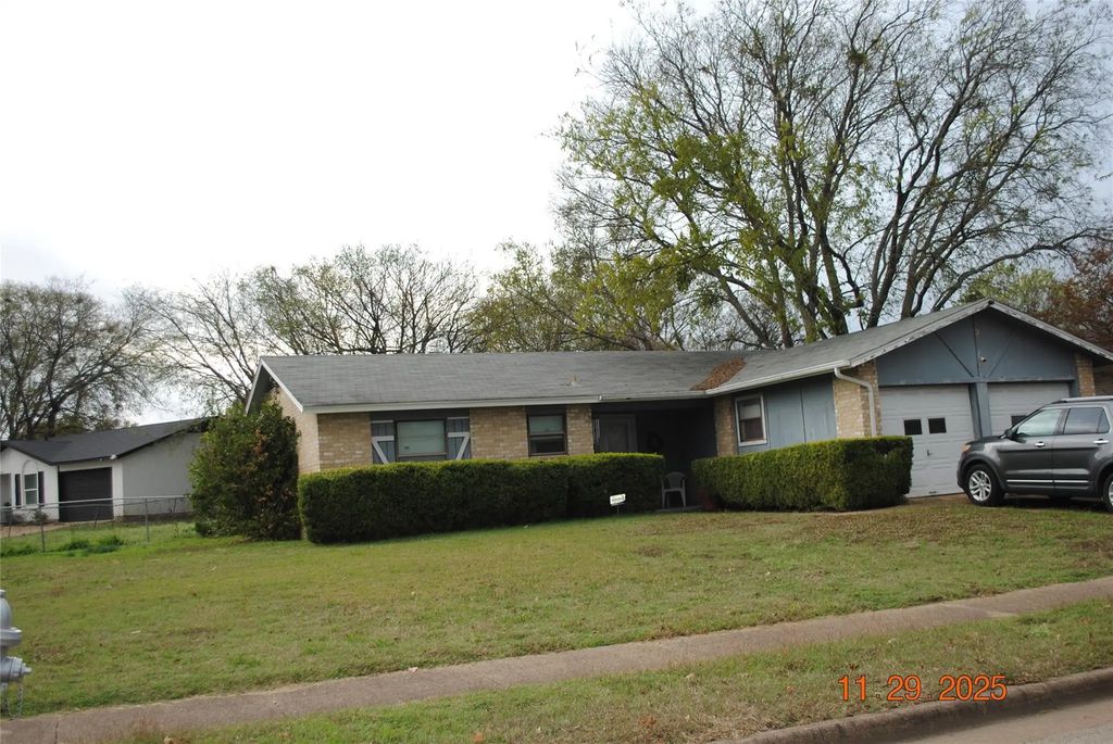 1539 Willowbrook Street, Lancaster