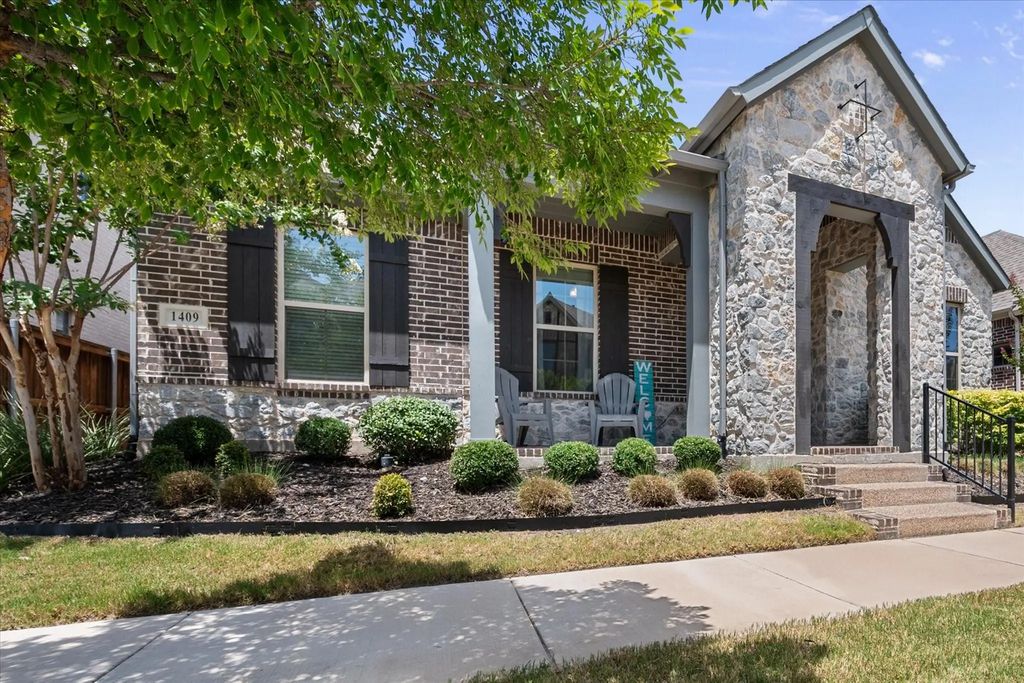 1409 Mount Evans Trail, Arlington