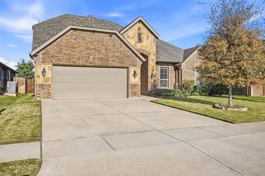 1756 Laramie Lane, Burleson