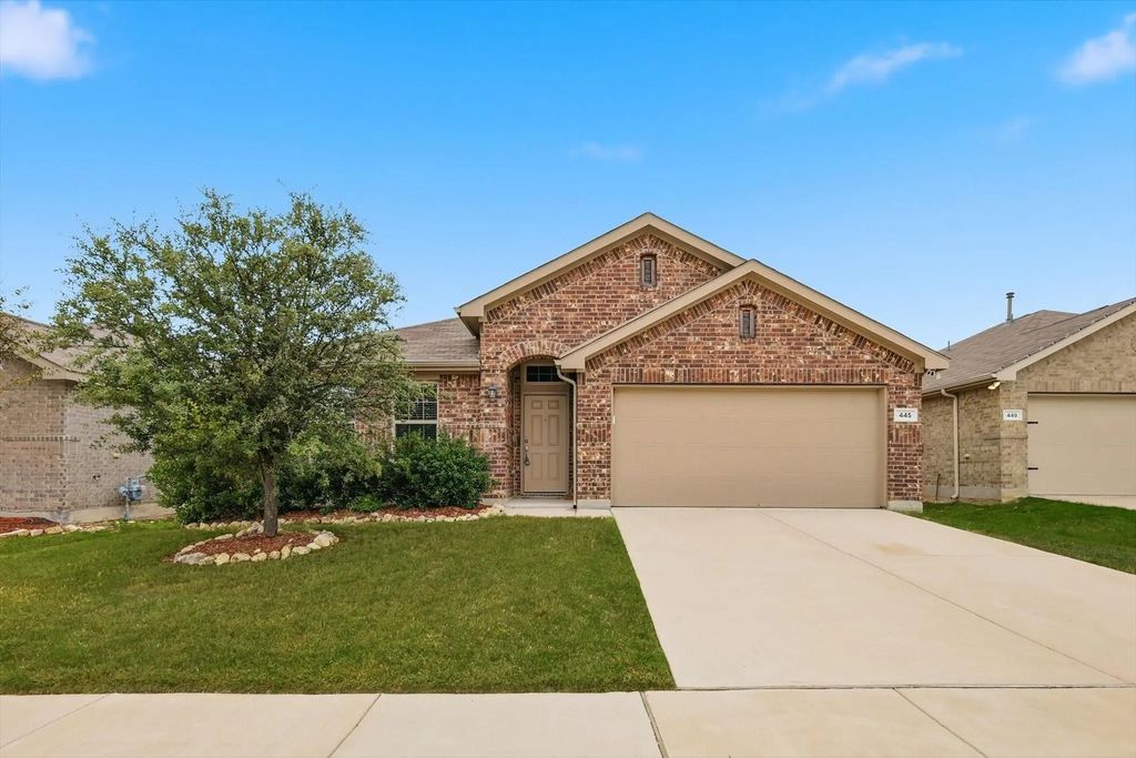 445 Pollyann Trail, Fort Worth