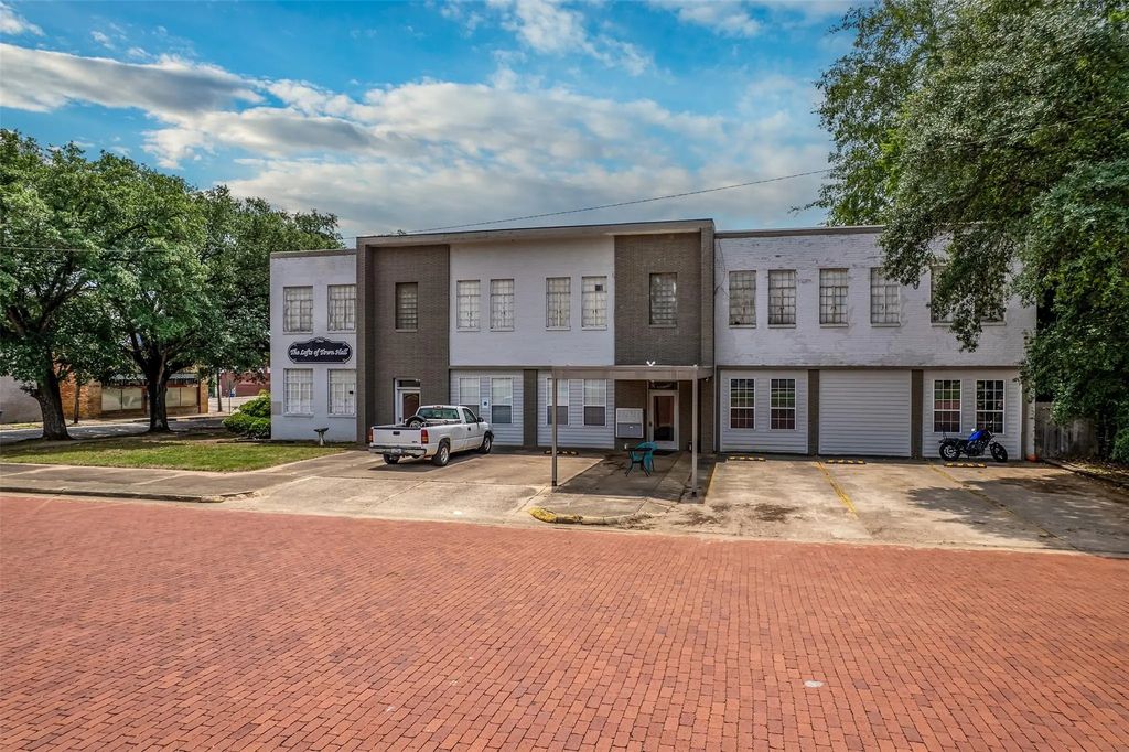 301 W Commerce Street, Gladewater