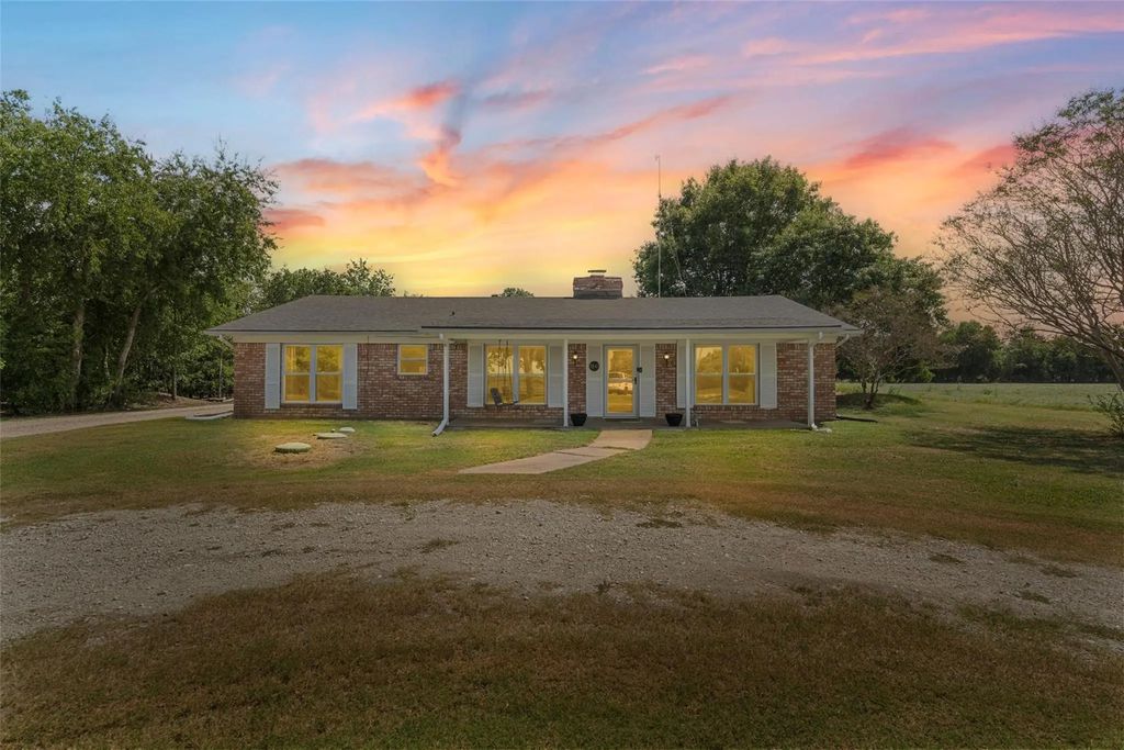 1348 Fm 434 , Chilton
