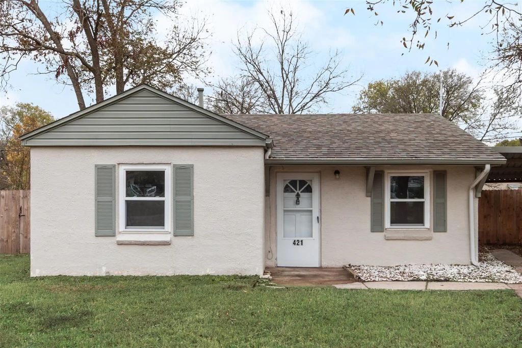 421 S Mcentire Court, White Settlement