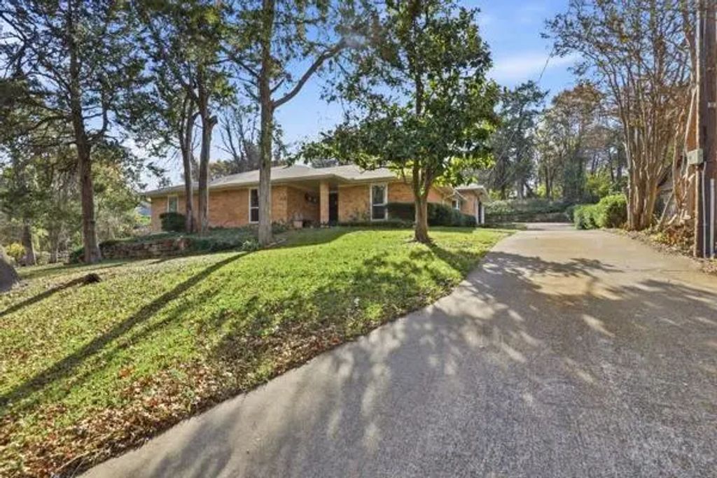 534 W Red Bird Lane, Duncanville