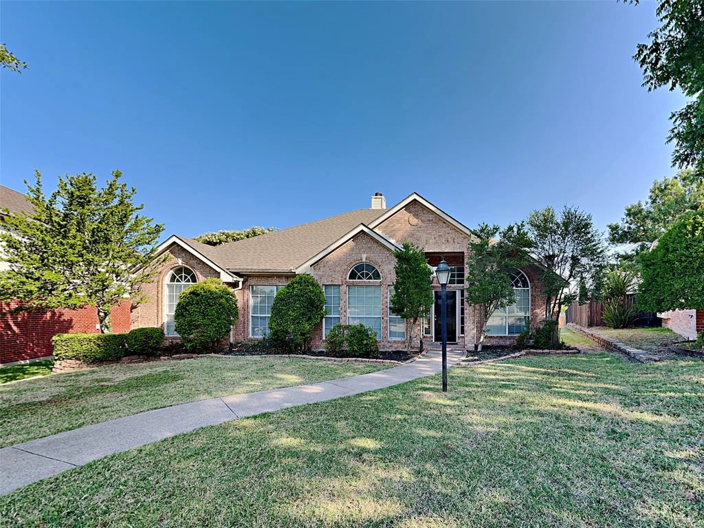 2403 Brookchase Drive, Mesquite