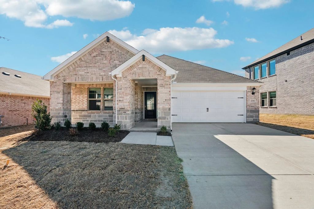 2216 Mustang Way, Seagoville