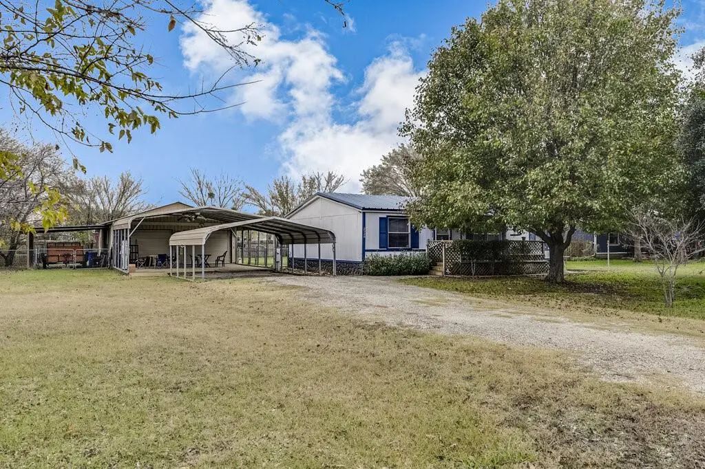 2520 Willow Oak Lane, Burleson