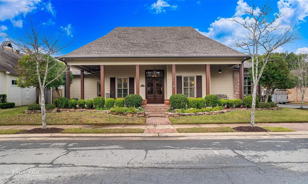 1020 Winterberry Lane, Shreveport