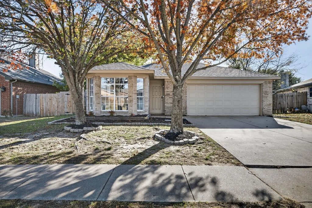 7328 Summerset Drive, Benbrook