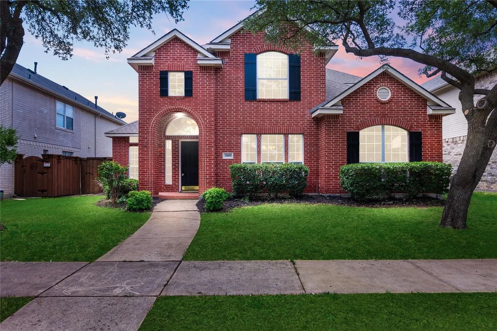 3805 Red Oak Trail, The Colony