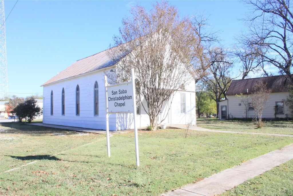 101 E Commerce, San Saba