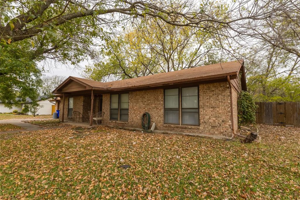 708 Redbud Drive, Forney