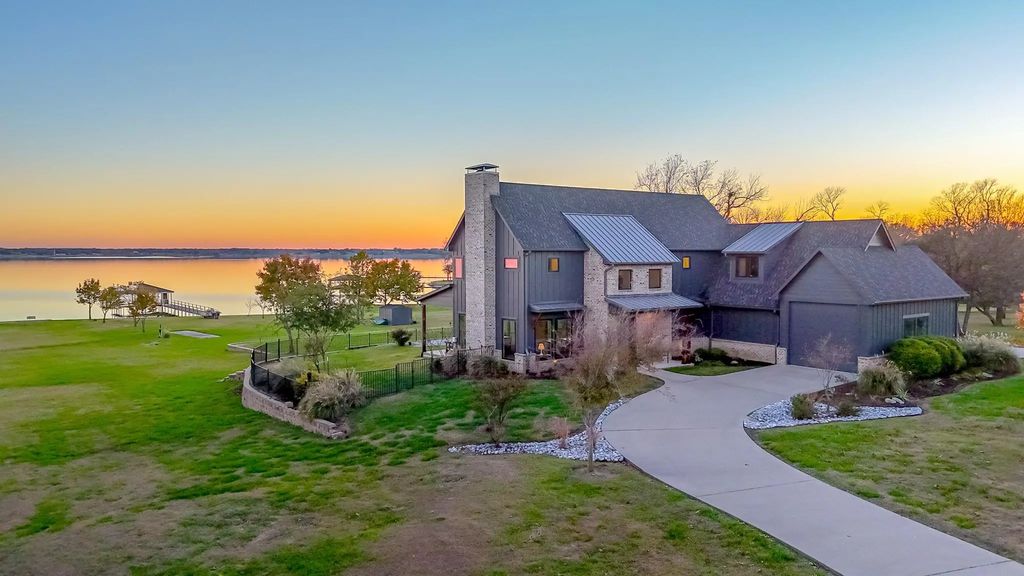 3244 Francisco Bay Drive, Kerens