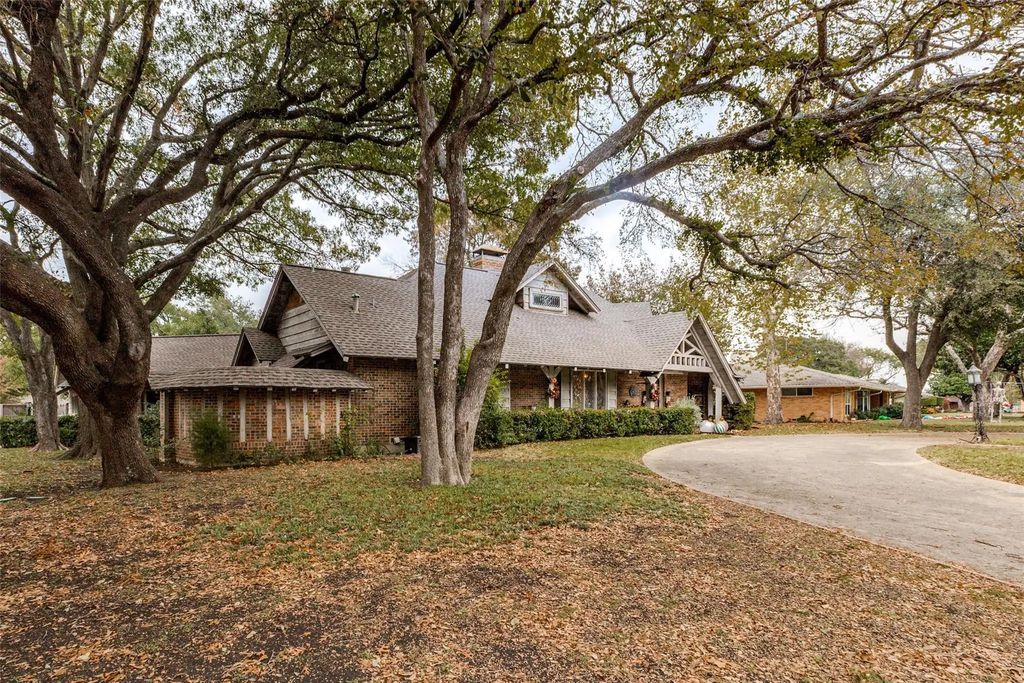 7007 Yamini Drive, Dallas