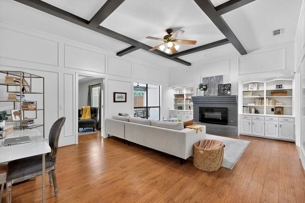 903 Willow Brook Drive, Allen