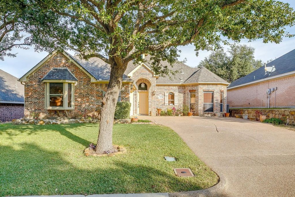5304 Appalachian Way, Fort Worth