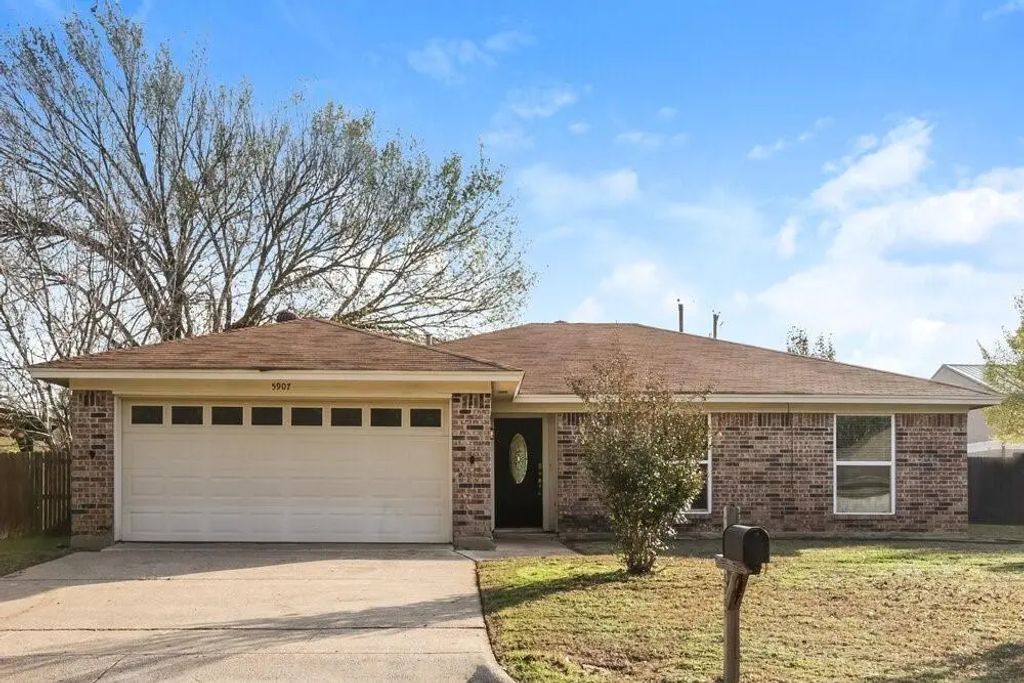 5907 Willow Crest Drive, Arlington