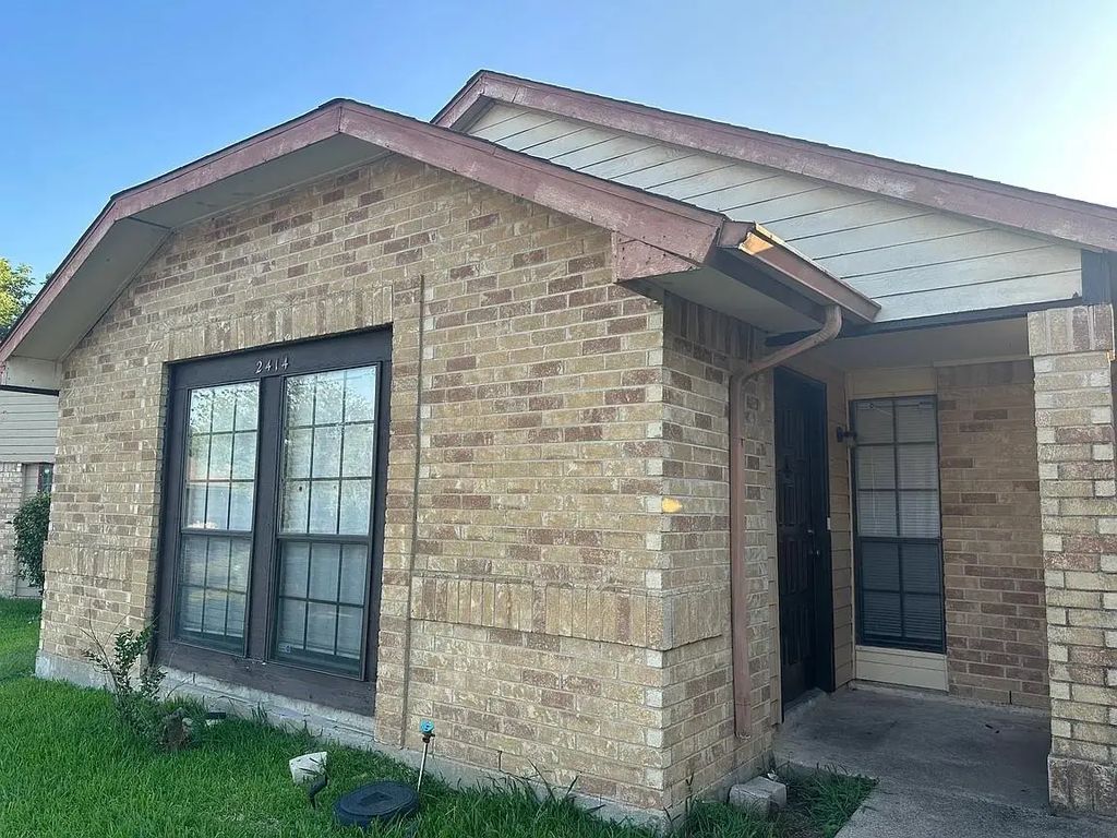 2414 Limestone Drive, Arlington