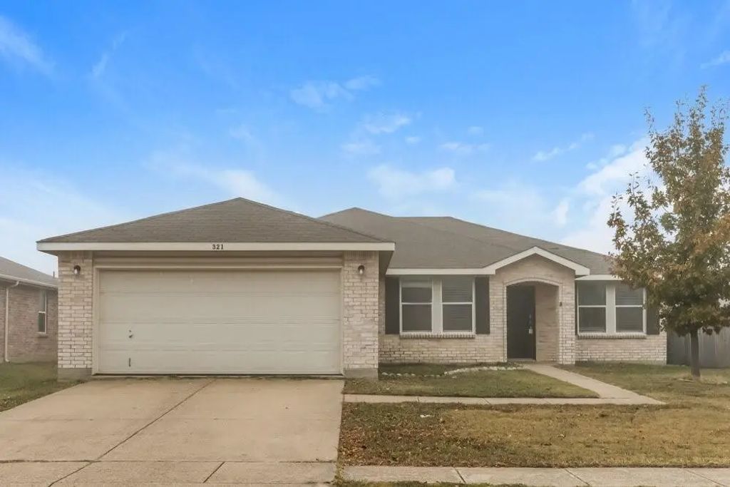 321 Daisy Lane, Burleson