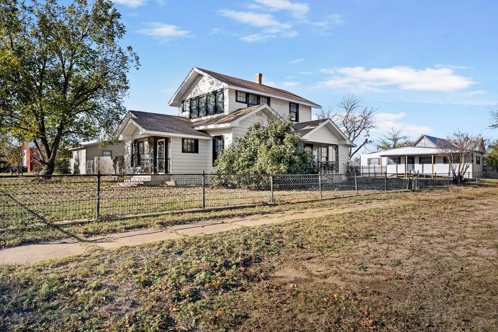 308 Race Street, Baird