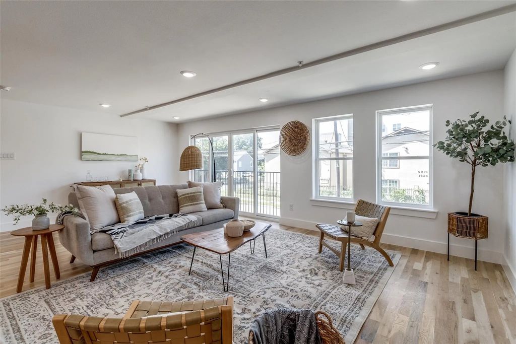 4701 San Jacinto Street 104, Dallas