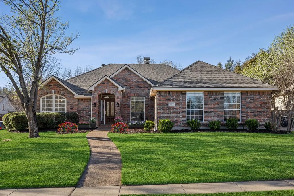 402 Brook View Court, Prosper