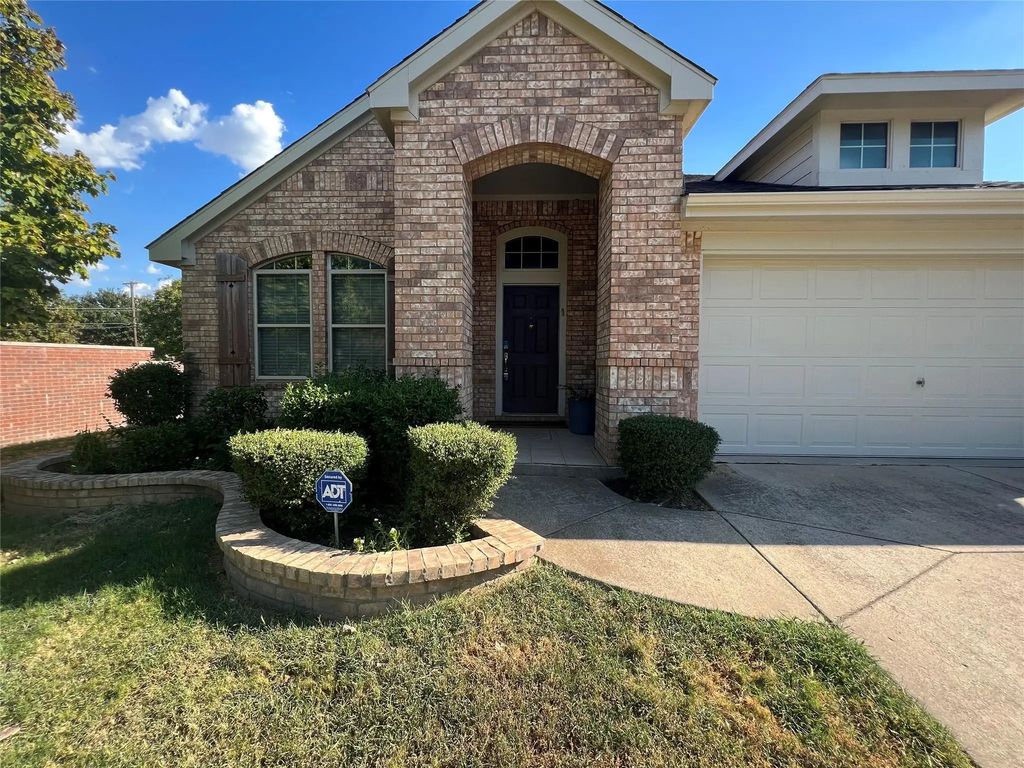 803 Ridge Point Drive, Grand Prairie