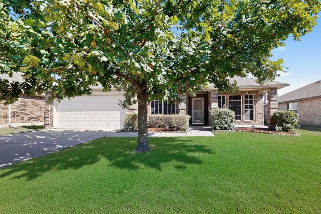 604 Preston Drive, Royse City