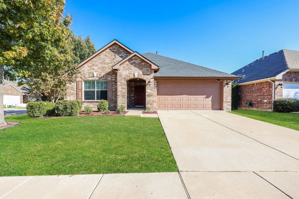 601 Rising Creek Drive, Little Elm