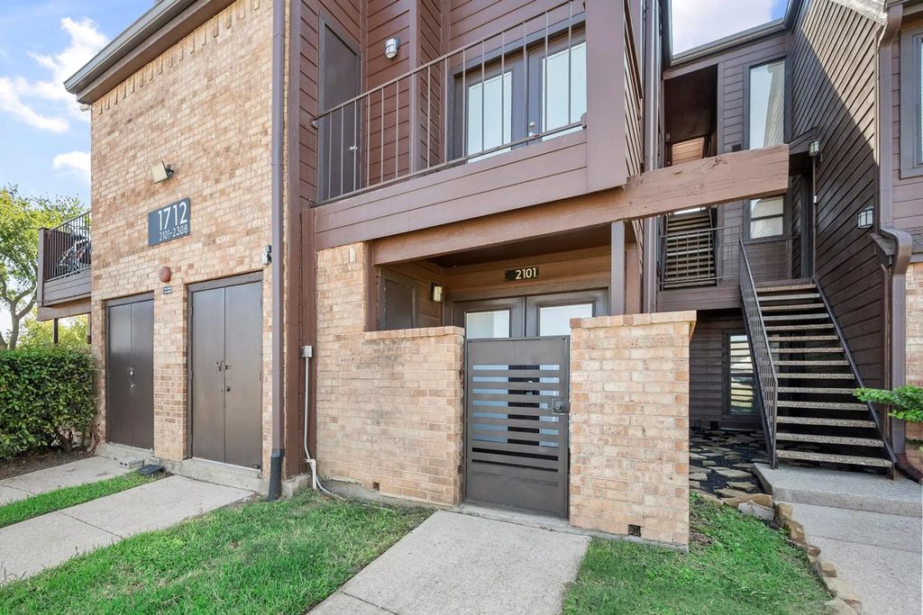 1712 Baird Farm Circle 2101, Arlington