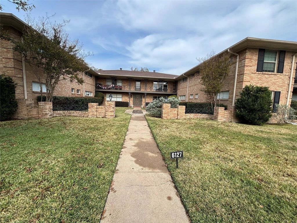 6127 Bandera Avenue B, Dallas